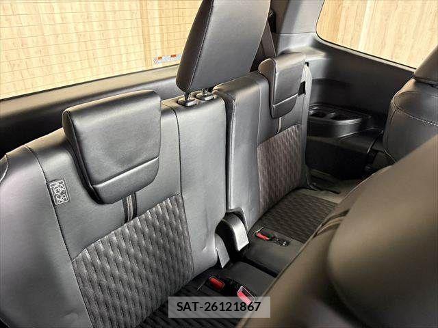 Toyota NOAH 2024-07 8100831-10
