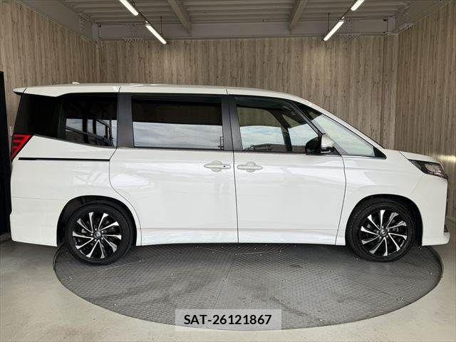 Toyota NOAH 2024-07 8100831-18