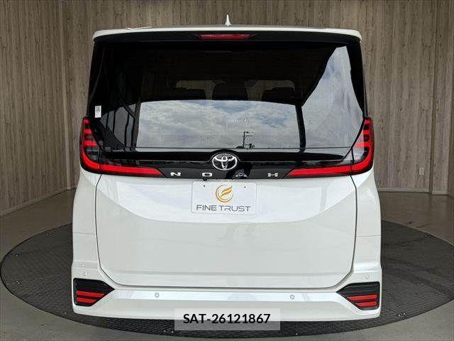 Toyota NOAH 2024-07 8100831-20