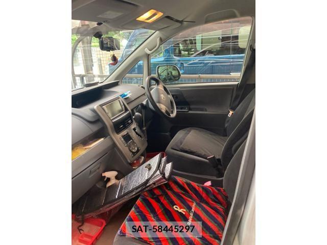 Toyota NOAH 2010-03 8100858-10