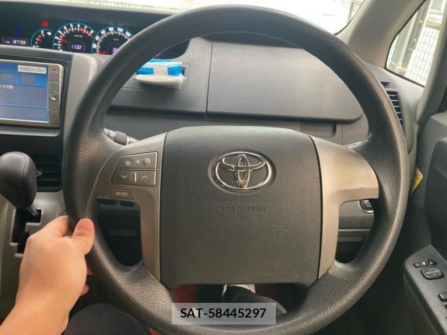 Toyota NOAH 2010-03 8100858-18