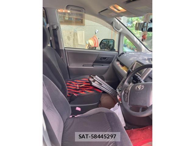 Toyota NOAH 2010-03 8100858-7