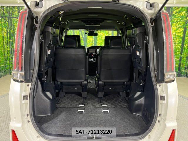 Toyota NOAH 2019-11 8100842-9