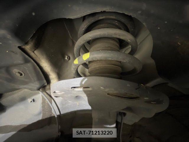 Toyota NOAH 2019-11 8100842-19