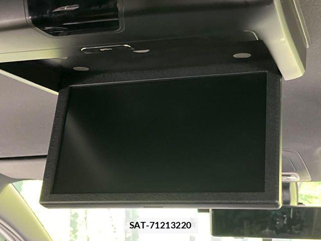 Toyota NOAH 2019-11 8100842-4