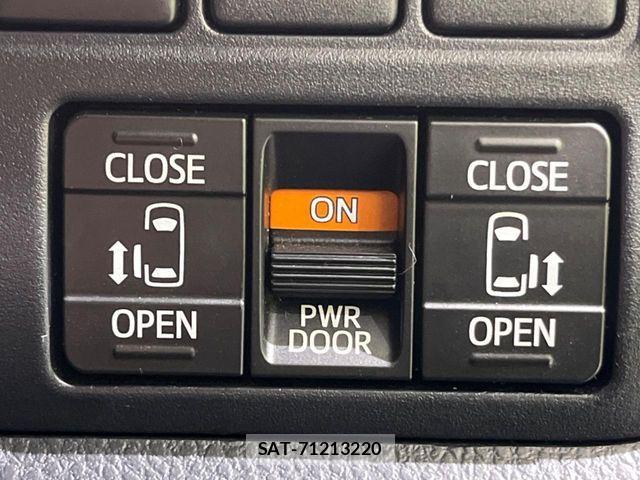 Toyota NOAH 2019-11 8100842-5
