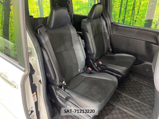Toyota NOAH 2019-11 8100842-7