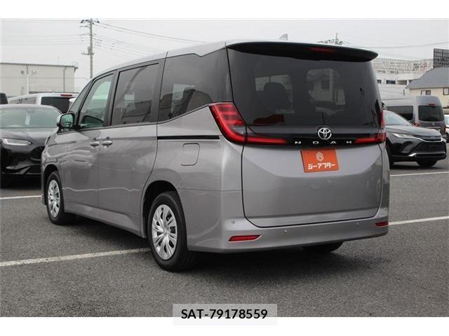 Toyota NOAH 2026-03 8100833-13
