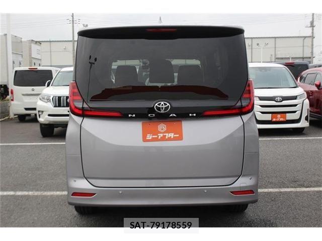 Toyota NOAH 2026-03 8100833-14
