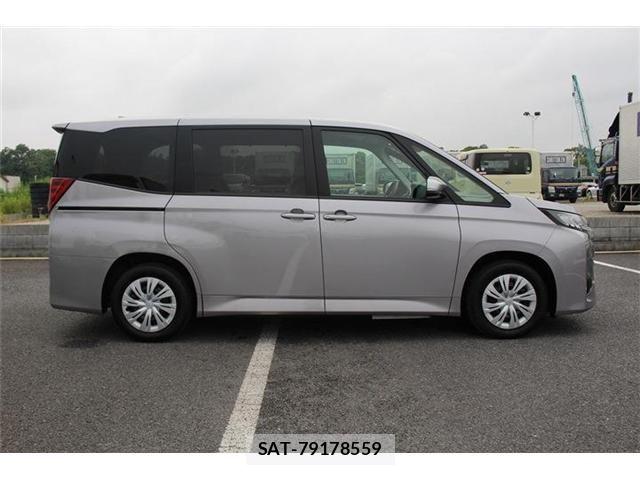 Toyota NOAH 2026-03 8100833-16