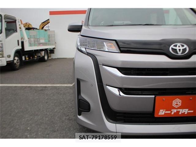 Toyota NOAH 2026-03 8100833-23