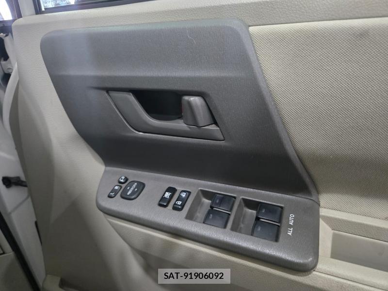 Toyota NOAH 2010-07 3401830-10