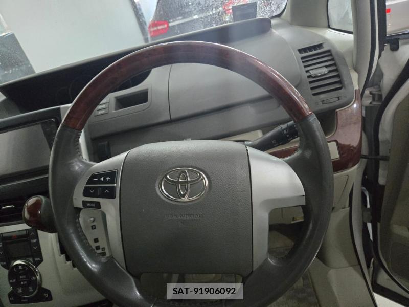 Toyota NOAH 2010-07 3401830-7