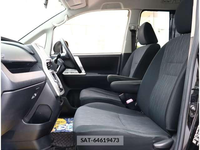 Toyota NOAH 2012-11 8100846-18