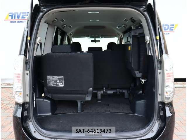 Toyota NOAH 2012-11 8100846-23