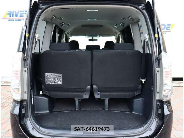 Toyota NOAH 2012-11 8100846-24