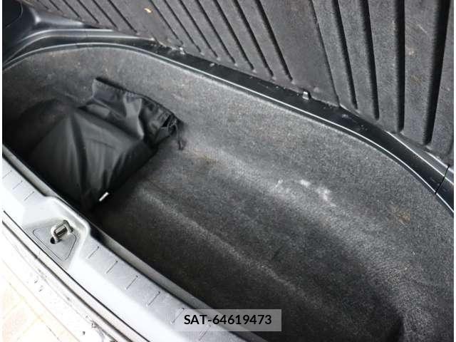 Toyota NOAH 2012-11 8100846-25