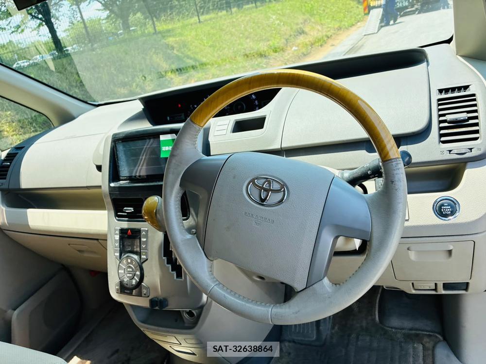 Toyota NOAH 2009-04 8044944-14