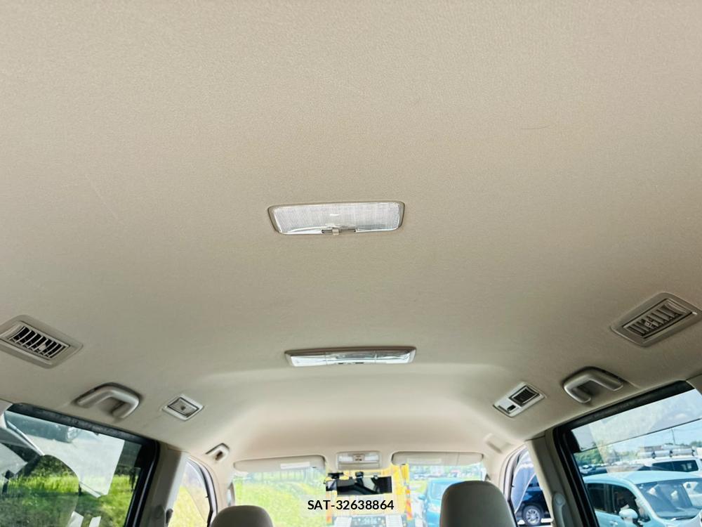 Toyota NOAH 2009-04 8044944-24