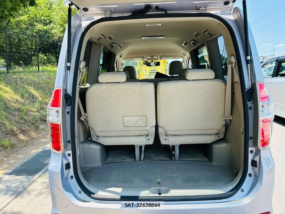 Toyota NOAH 2009-04 8044944-25