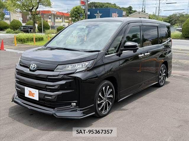 Toyota NOAH 2023-03 8100829-9