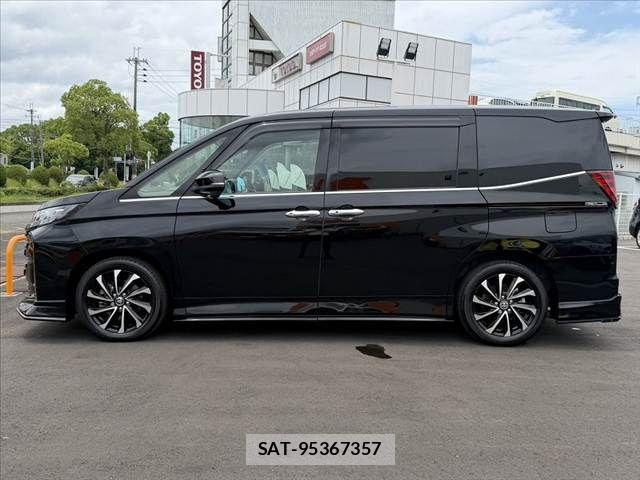 Toyota NOAH 2023-03 8100829-11