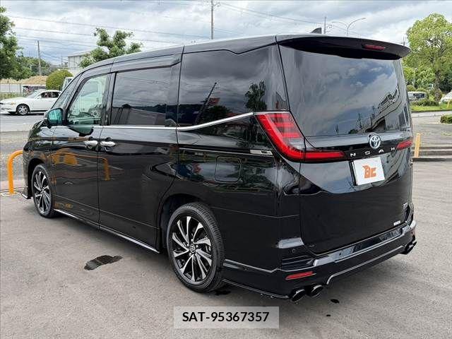 Toyota NOAH 2023-03 8100829-12