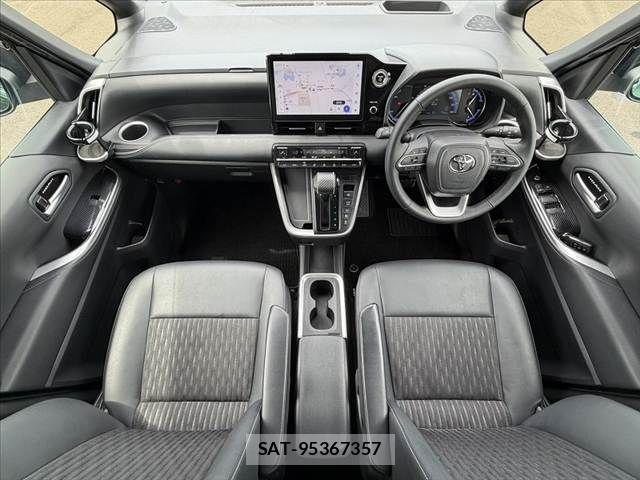 Toyota NOAH 2023-03 8100829-1