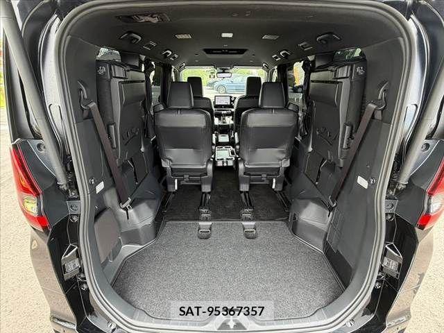Toyota NOAH 2023-03 8100829-22