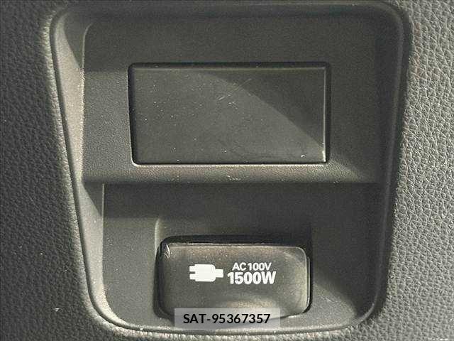 Toyota NOAH 2023-03 8100829-25