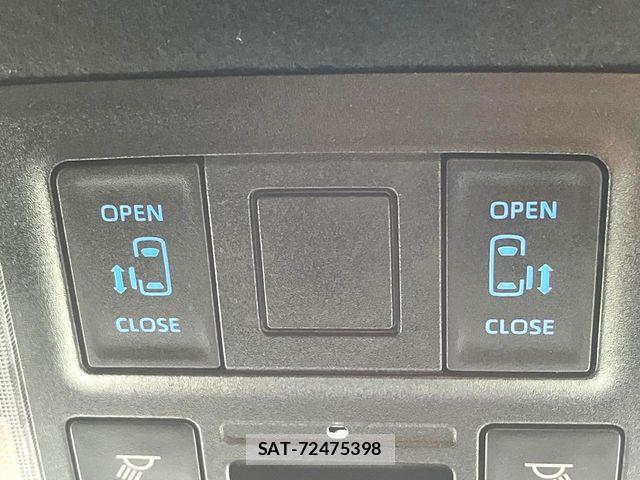 Toyota NOAH 2023-07 8100827-2