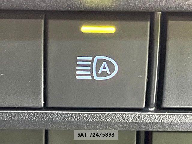 Toyota NOAH 2023-07 8100827-6