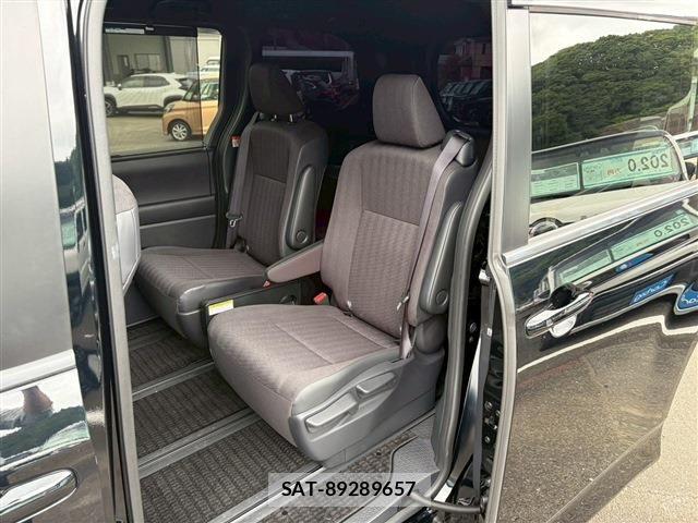 Toyota NOAH 2024-12 8100828-14