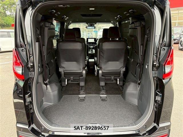 Toyota NOAH 2024-12 8100828-17