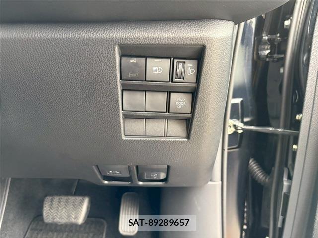 Toyota NOAH 2024-12 8100828-28