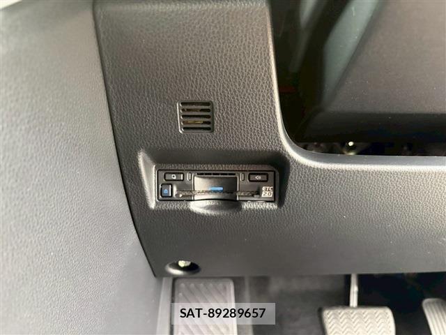 Toyota NOAH 2024-12 8100828-29