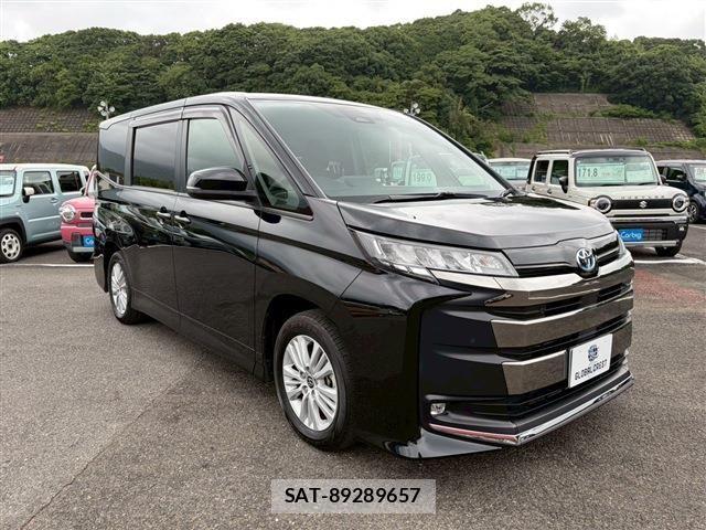 Toyota NOAH 2024-12 8100828-4