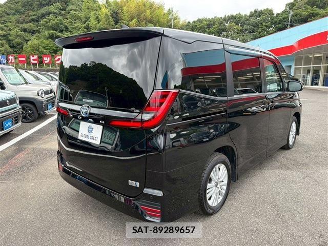 Toyota NOAH 2024-12 8100828-5