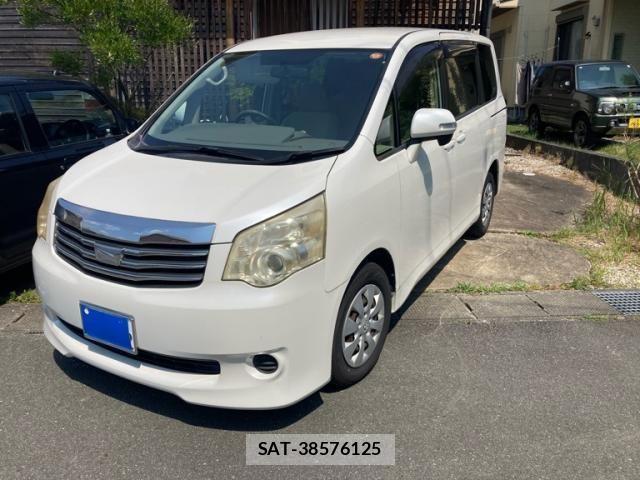Toyota NOAH 2010-10 8100857-0
