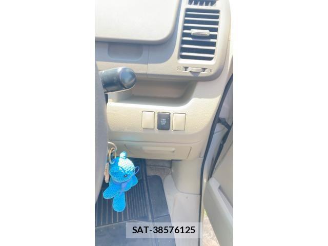 Toyota NOAH 2010-10 8100857-12