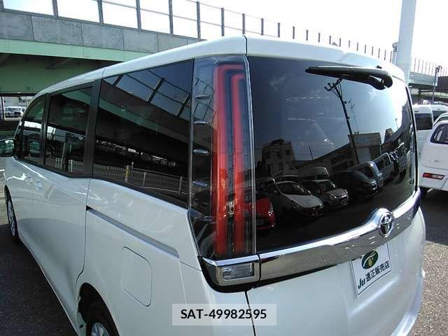 Toyota NOAH 2020-03 8100841-11