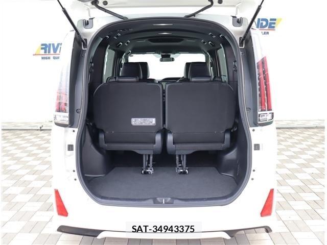 Toyota NOAH 2018-02 8100838-7
