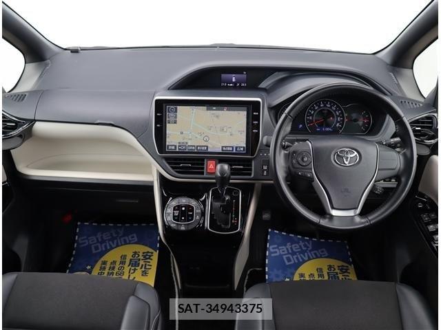 Toyota NOAH 2018-02 8100838-1