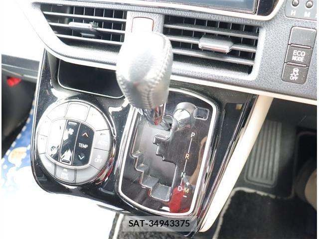 Toyota NOAH 2018-02 8100838-16