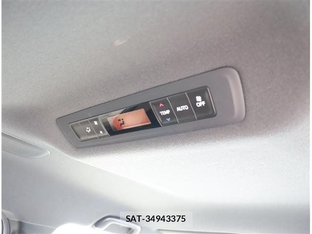 Toyota NOAH 2018-02 8100838-19