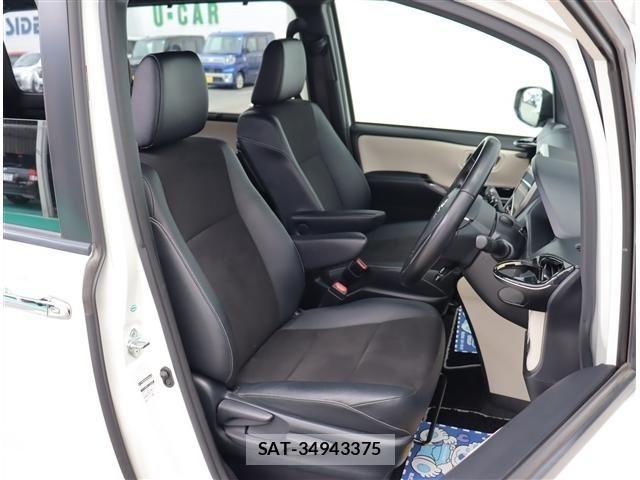 Toyota NOAH 2018-02 8100838-4