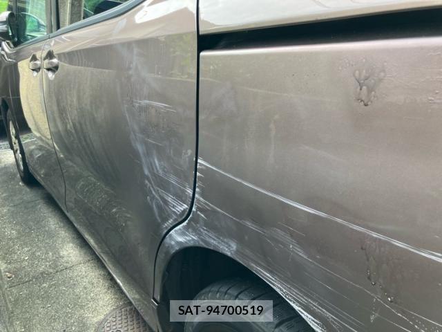 Toyota NOAH 2015-10 8100848-10