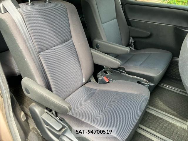 Toyota NOAH 2015-10 8100848-15