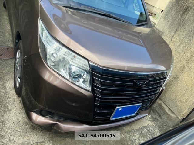 Toyota NOAH 2015-10 8100848-1