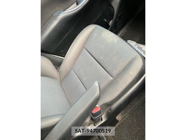 Toyota NOAH 2015-10 8100848-20